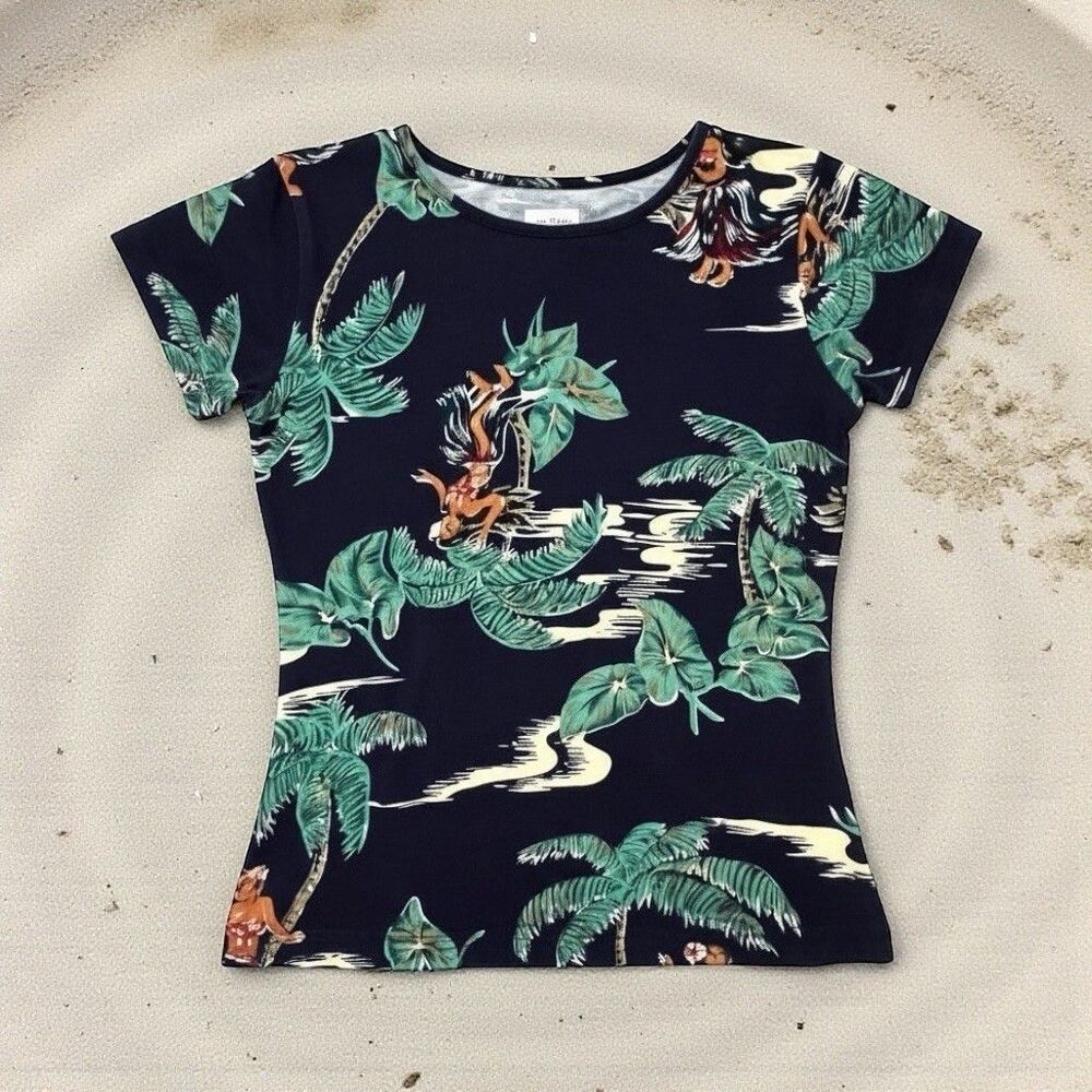 Vintage 1990s Tommy Bahama Hawaiian Tee – Hula Dancer Island Print Made In Macau